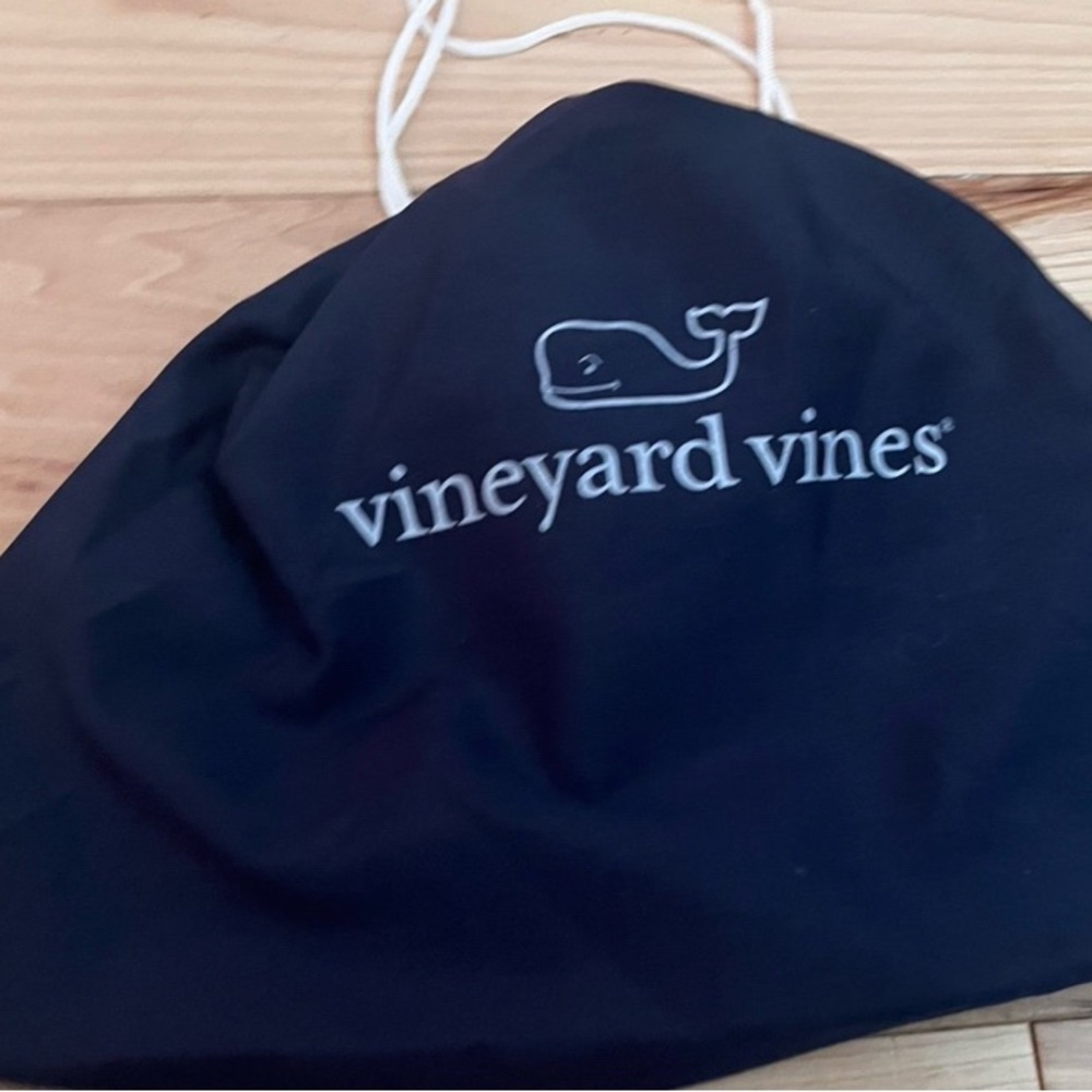 Vineyard Vines Black Drawstring Bag - Picture 2 of 2